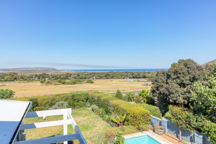 To Let 3 Bedroom Property for Rent in Noordhaven Western Cape